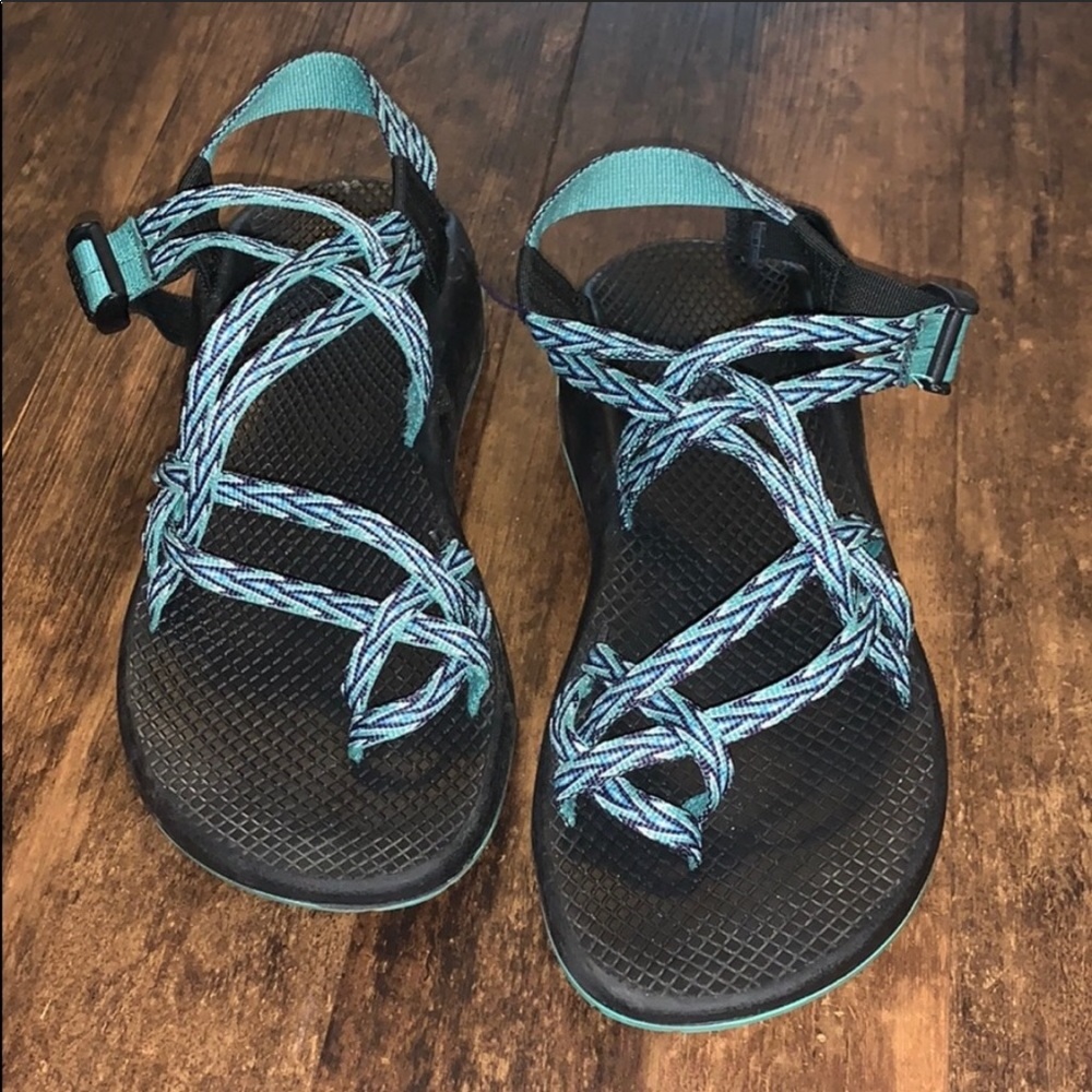 Chacos light & dark blue chevron Print